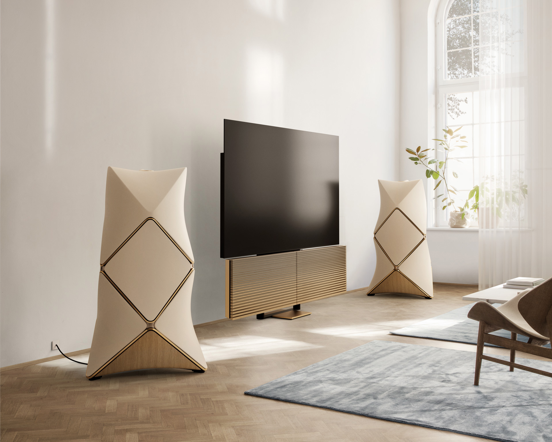 Bang & Olufsen BeoLab 90 Light Oak, Forged Iron / Gold Tone