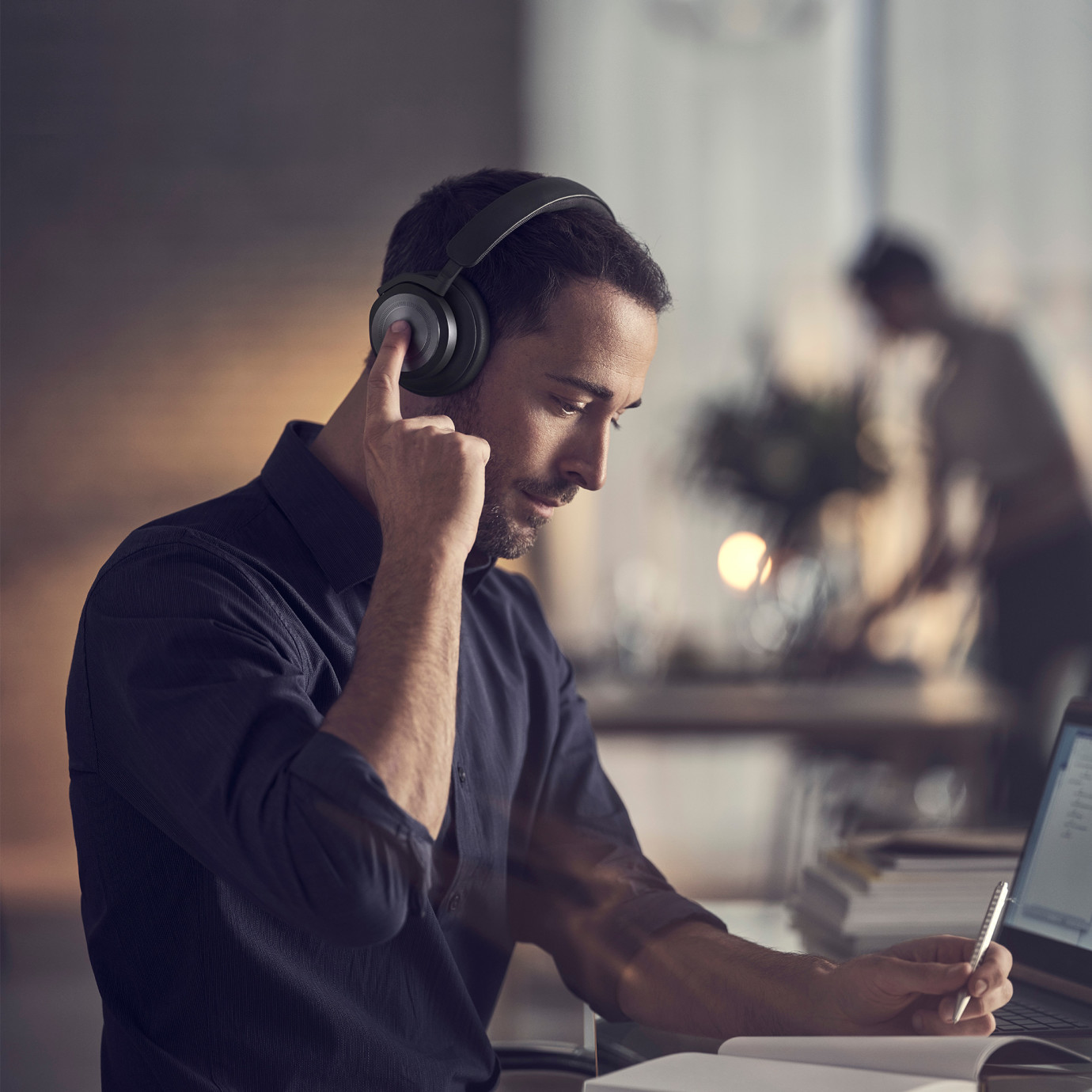 Bang & Olufsen Beoplay HX Black Anthracite