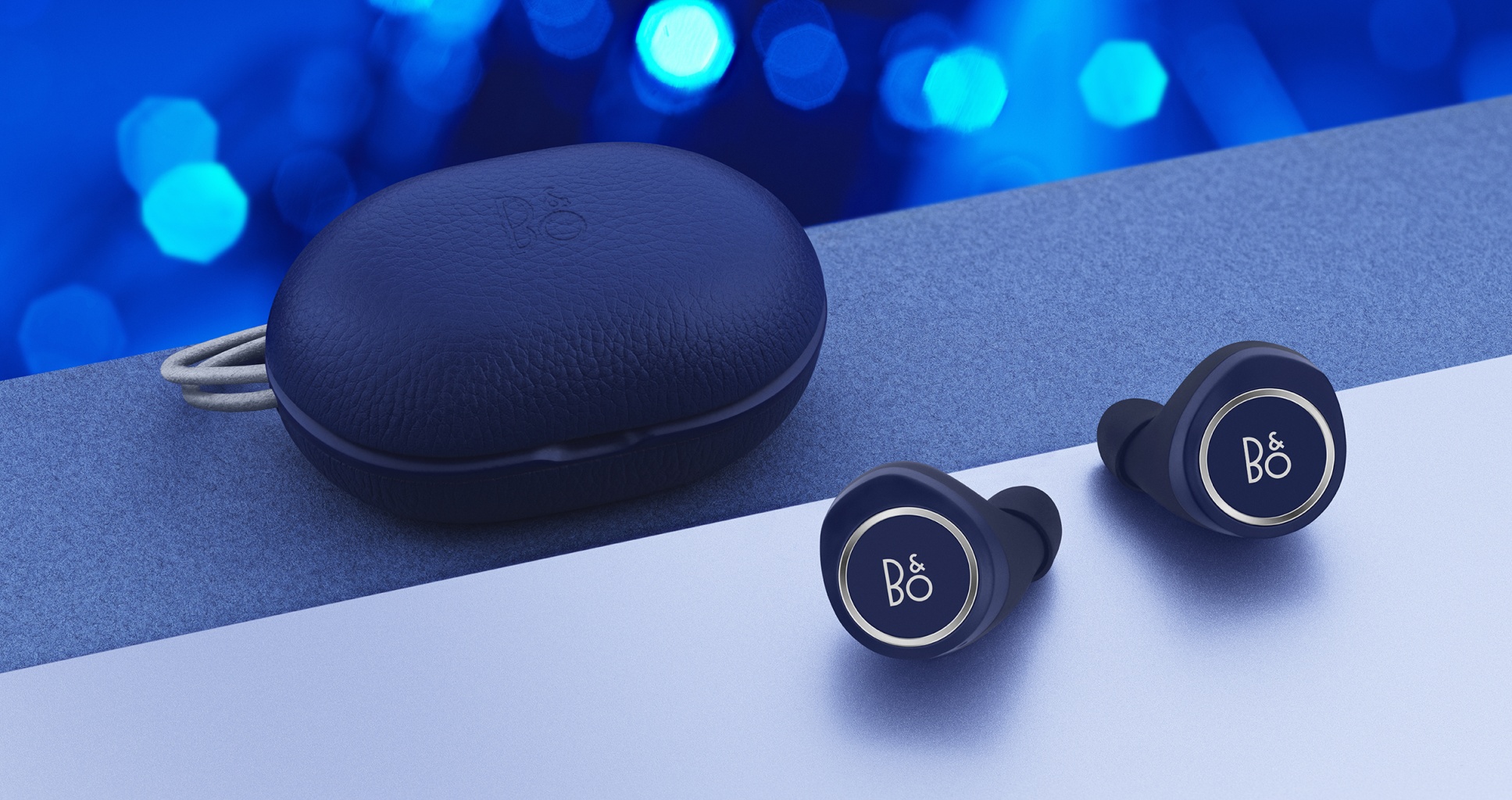 bang-olufsen-night-blue-collection-beoplay-e8-01.jpg